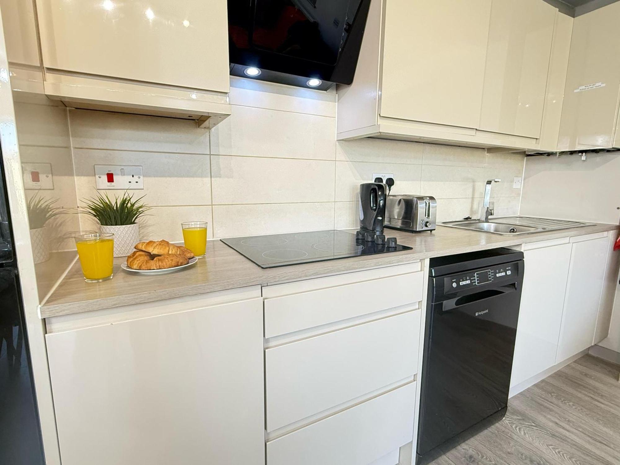 Horizon House, Stunning 2-Bedroom Flat 1, Parking, Netflix, オックスフォード エクステリア 写真